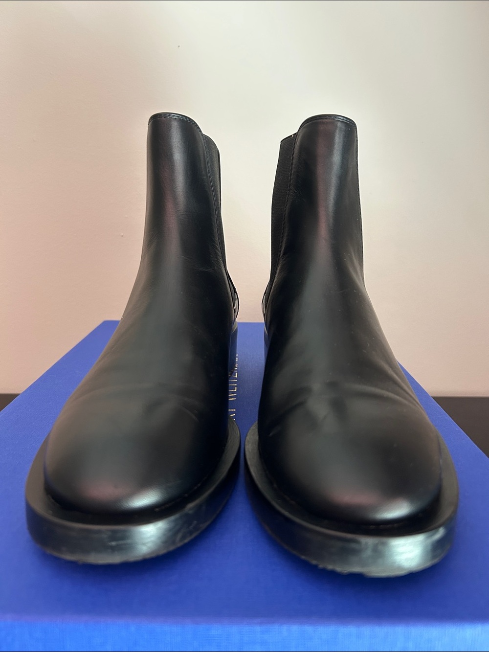 Stuart Weitzman Sondra Sleek Chelsea boots - Picture 2 of 4